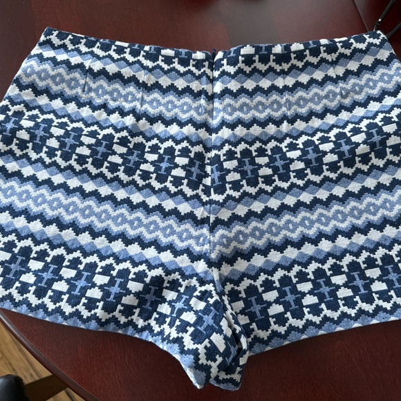 Forever 21 Short Shorts - Picture 3 of 4